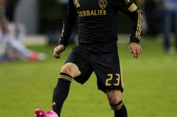 雷速体育直播官网-TSM险胜DFM，Caps操刀奇招英雄翻盘小组赛3:0（洛杉矶）