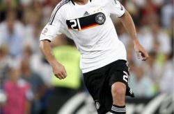 雷速体育官方-伯恩利客场大败，欧战梦或将破灭