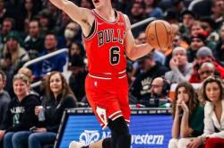 雷速体育电脑版官网下载-卡尔斯鲁厄队球员全力以赴，无惧强敌的简单介绍