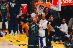 雷速体育下载-NBA战术调整奏效，成功扭转局势的简单介绍