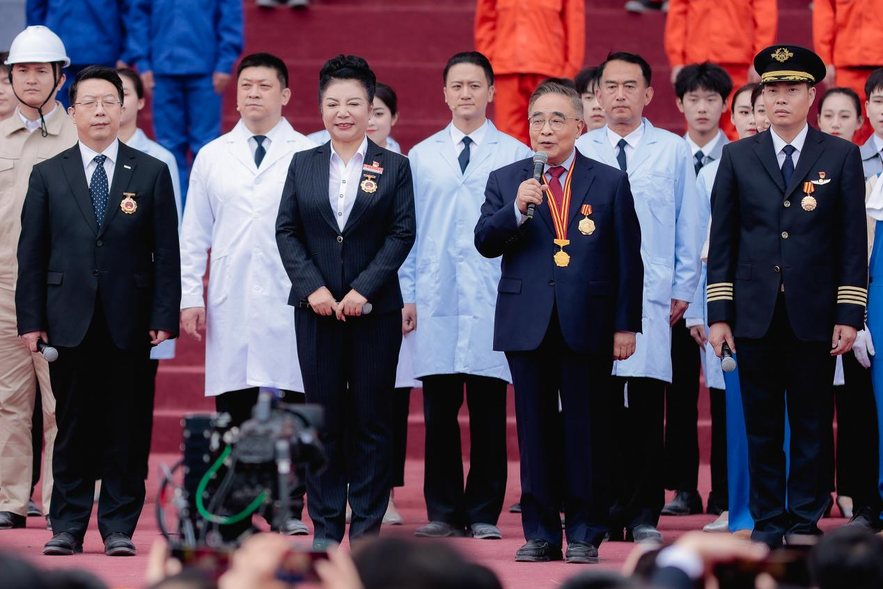 中国篮球明星登上阿拉伯劳动节晚会舞台