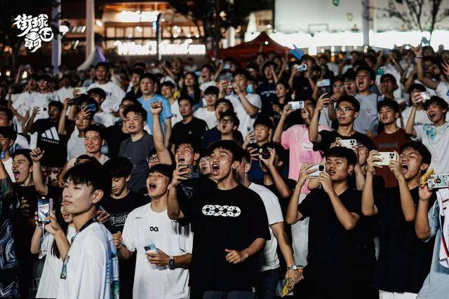 球员转投外区球队引发球迷狂热