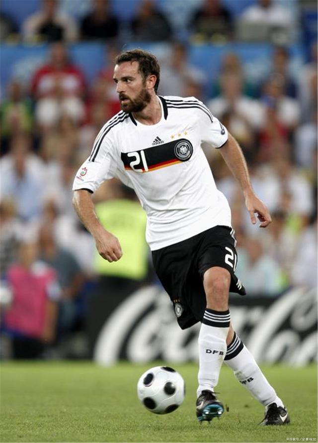 伯恩利客场大败,欧战梦或将破灭 伯恩利客场大败,欧战梦或将破灭