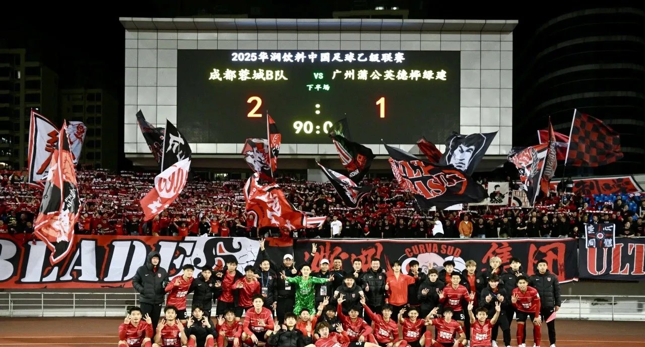 上海上港战胜山东泰山,取得两连胜 上海上港战胜山东泰山,取得两连胜