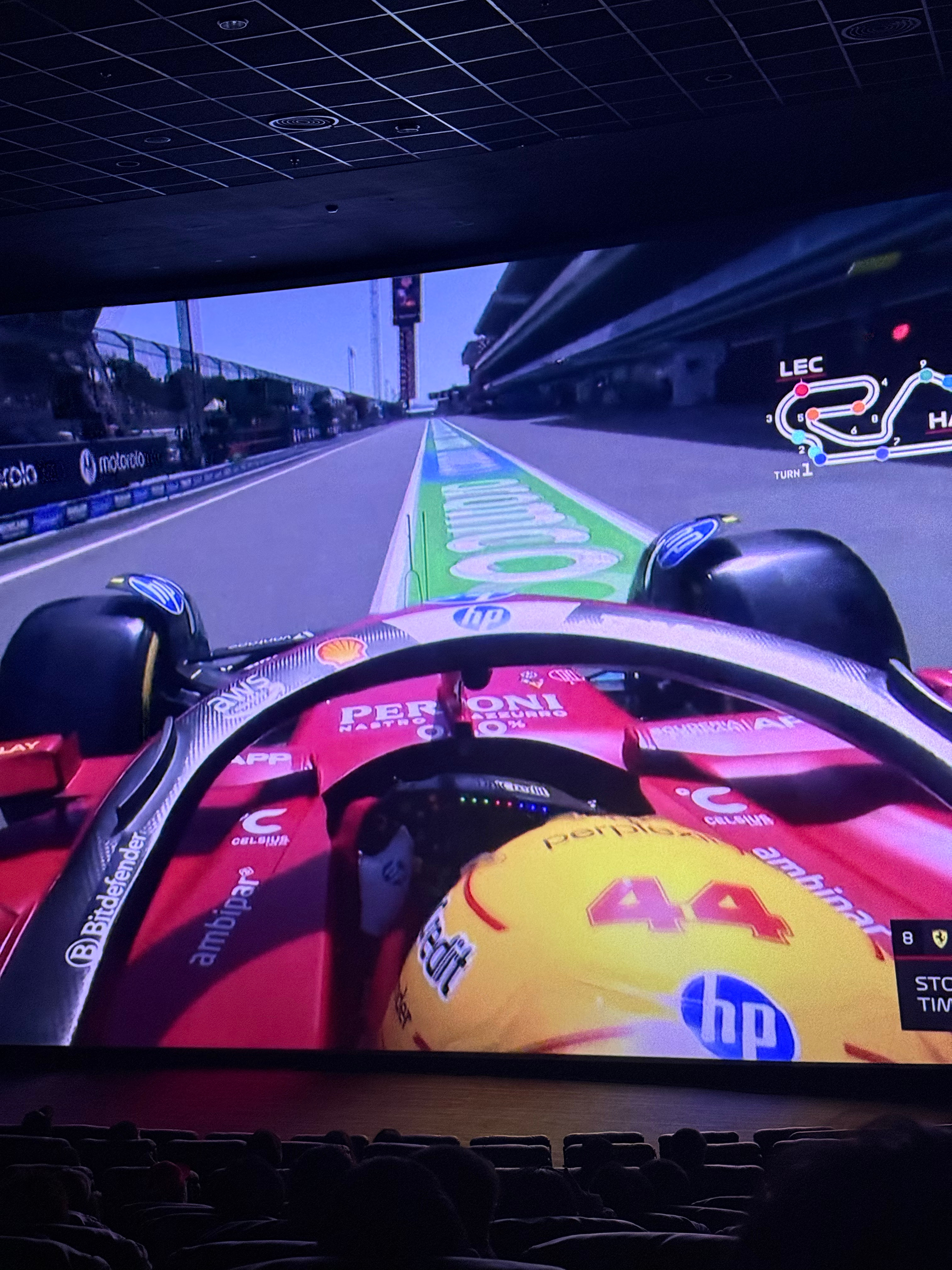 索伯车队横扫红牛车队,皮亚斯特里高光表现的简单介绍 索伯车队横扫红牛车队,皮亚斯特里高光表现的简单介绍